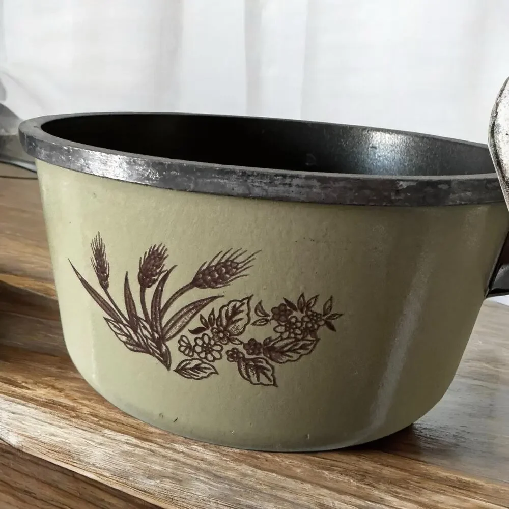 Vintage Corning Ware Range Craft 1.5 Qt Saucepan with Lid | Retro Avocado Green